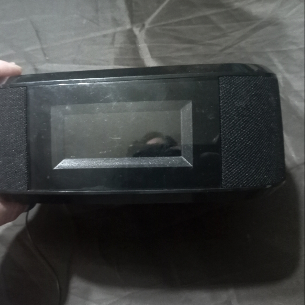 Magnavox smart alarm clock